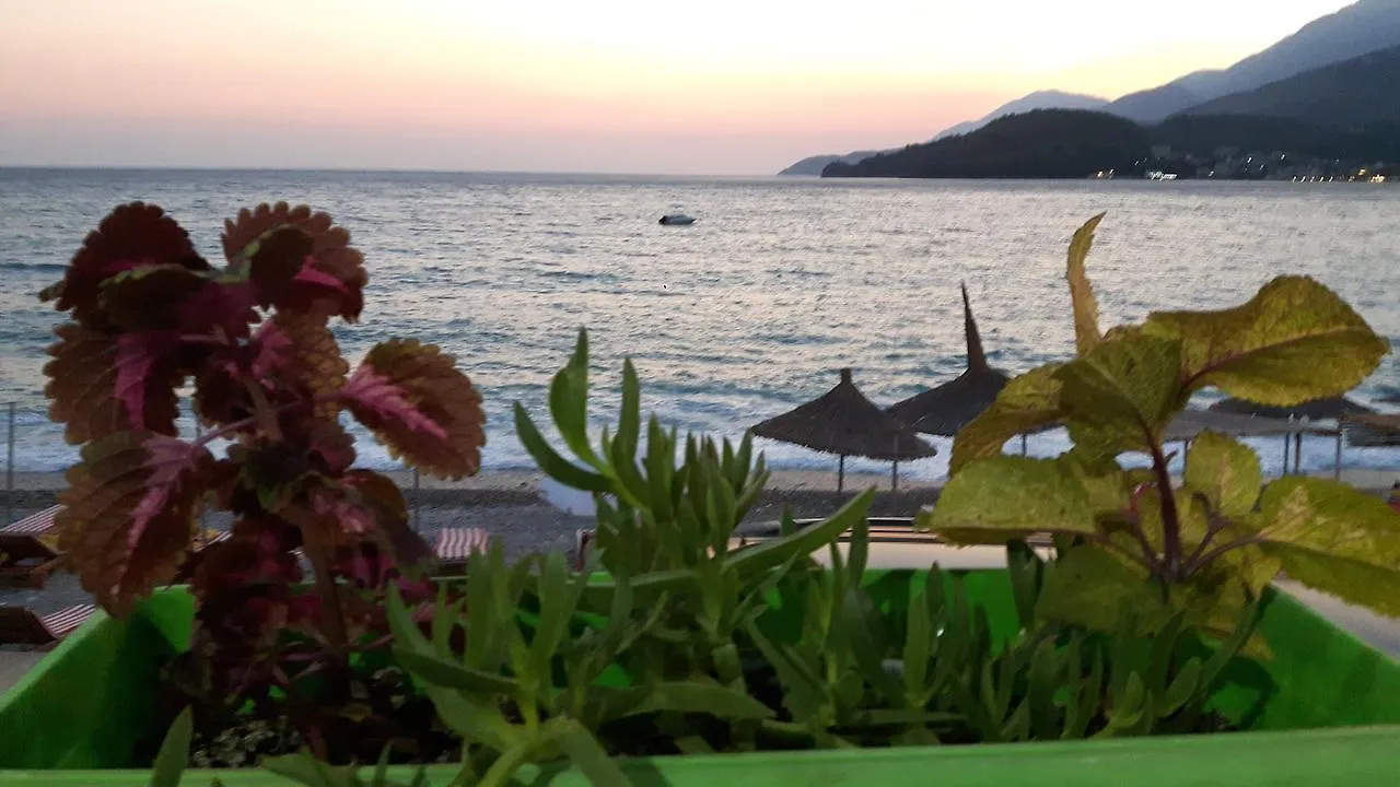 Castle Hotel Himare 3*,