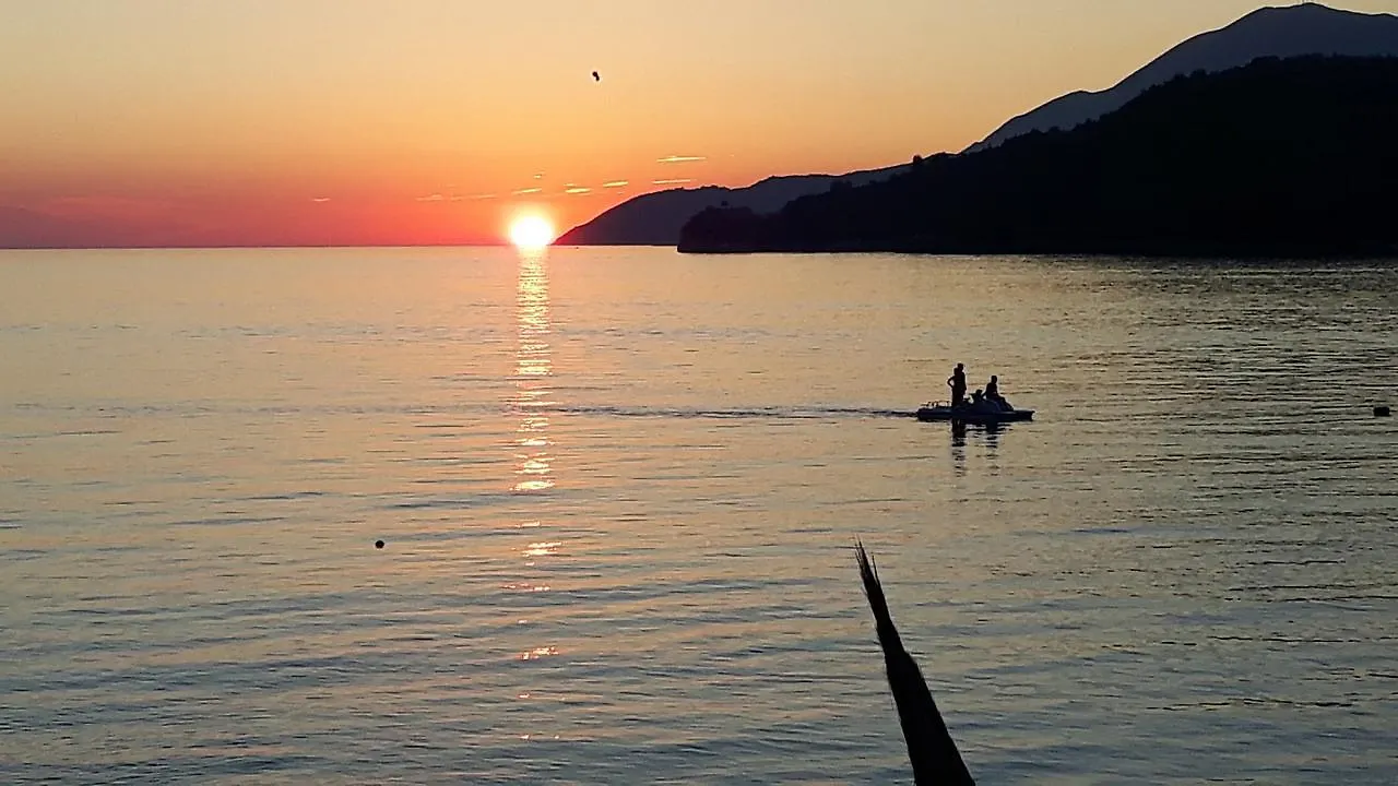 Castle Hotel Himare 3*,  Albania