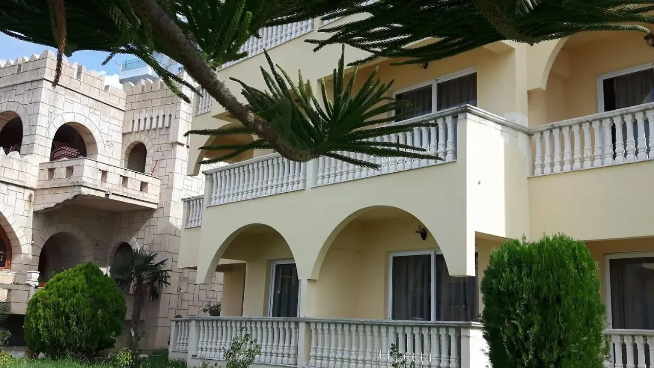 Castle Hotel Himare 3*,  Albania